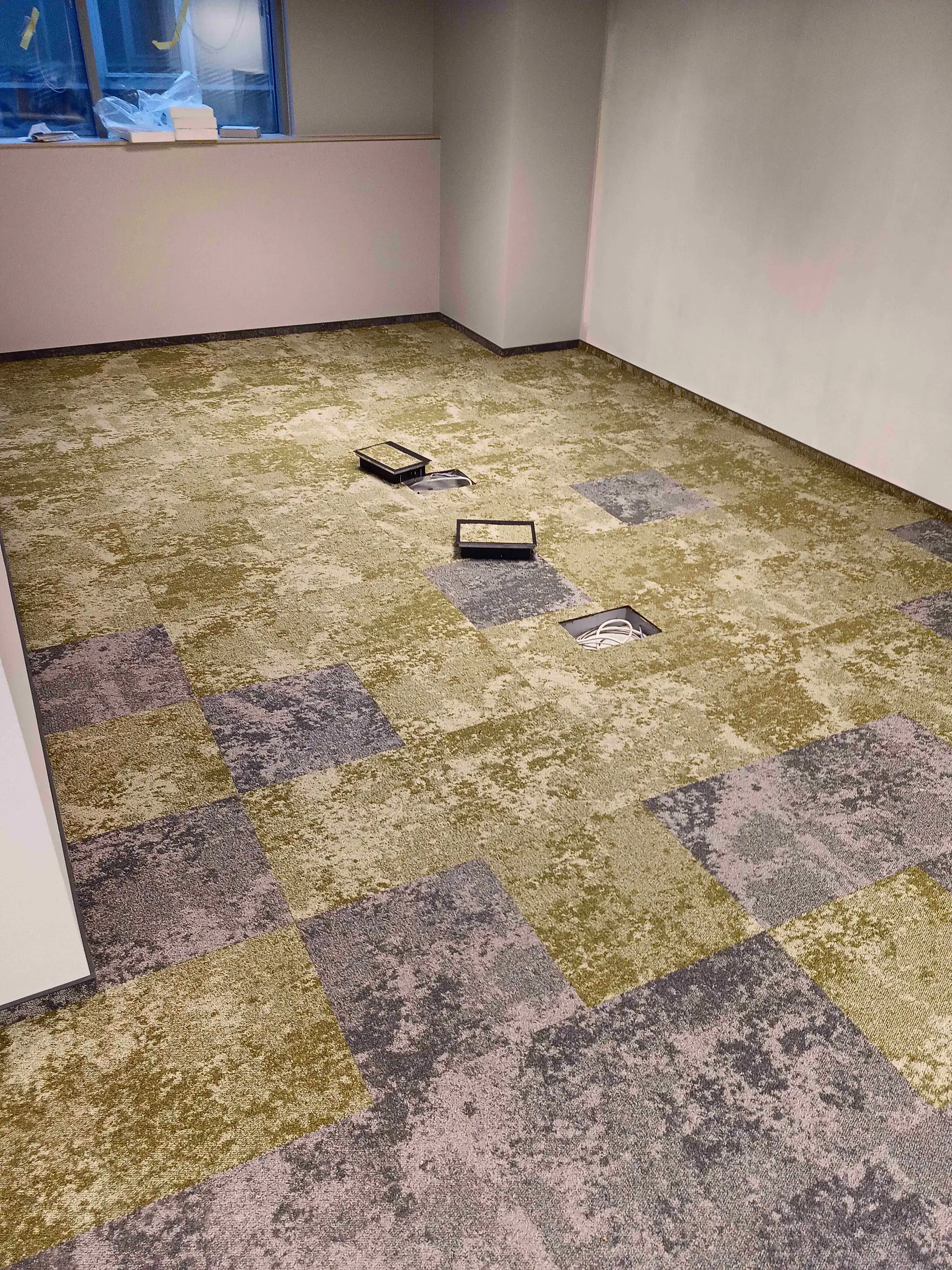  {'content': 'Kompleksowe usługi wykończeniowe podłóg dla Twojego domu', 'mask': False}